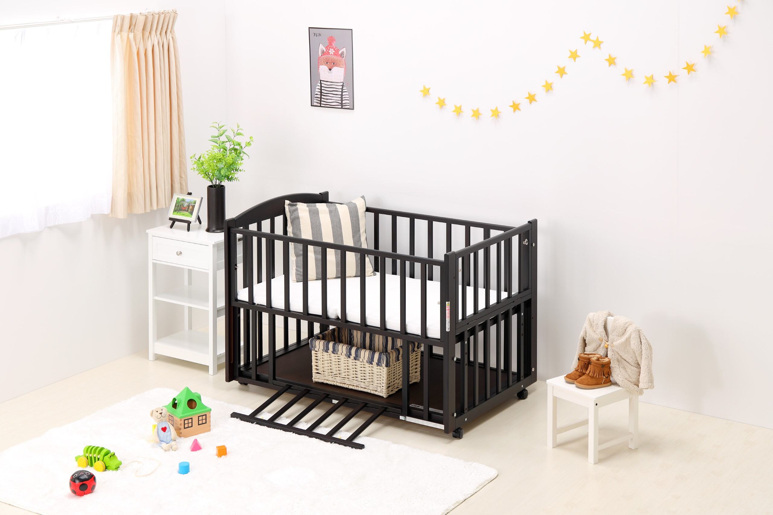 新品！ベビーベッド人気NO1 Amazon.co.jp: 2024アメリカ ベビーベッドランキングN0.1登場